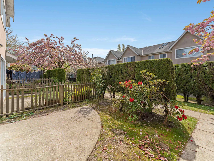 165-2211 No 4 Road, Richmond, BC, V6X 3X1 - 2
