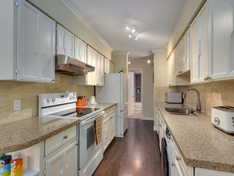 204-1424 Walnut Street, Vancouver, BC, V6J 3R3 - 8