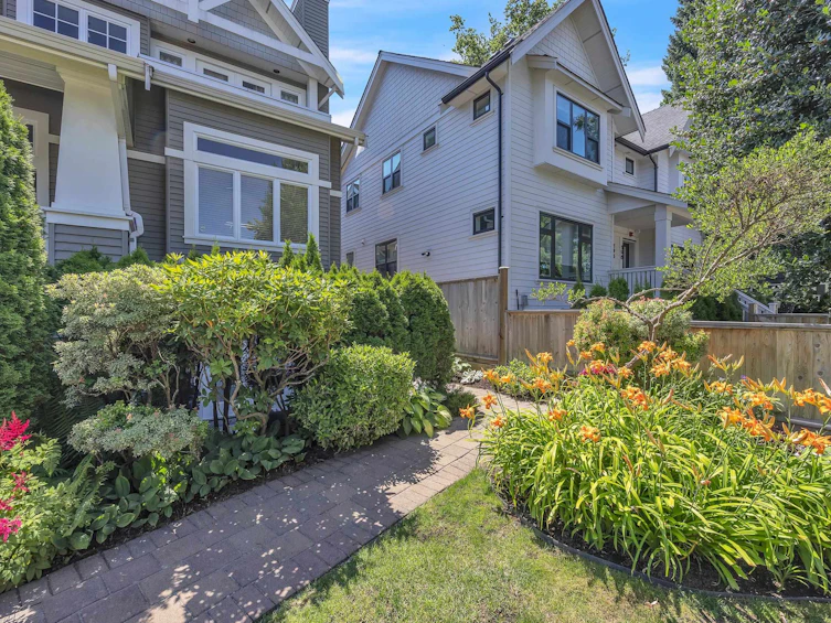 188 W 16th Avenue, Vancouver, BC, V5Y 1Y7 - 2