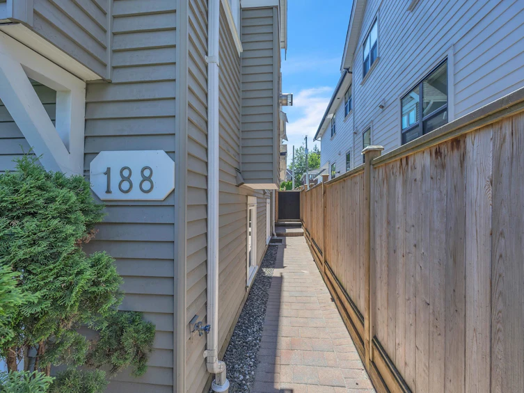 188 W 16th Avenue, Vancouver, BC, V5Y 1Y7 - 17