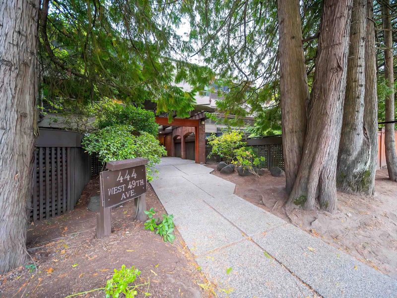 201 - 444 W 49th Avenue, Vancouver BC V5Y 3V4