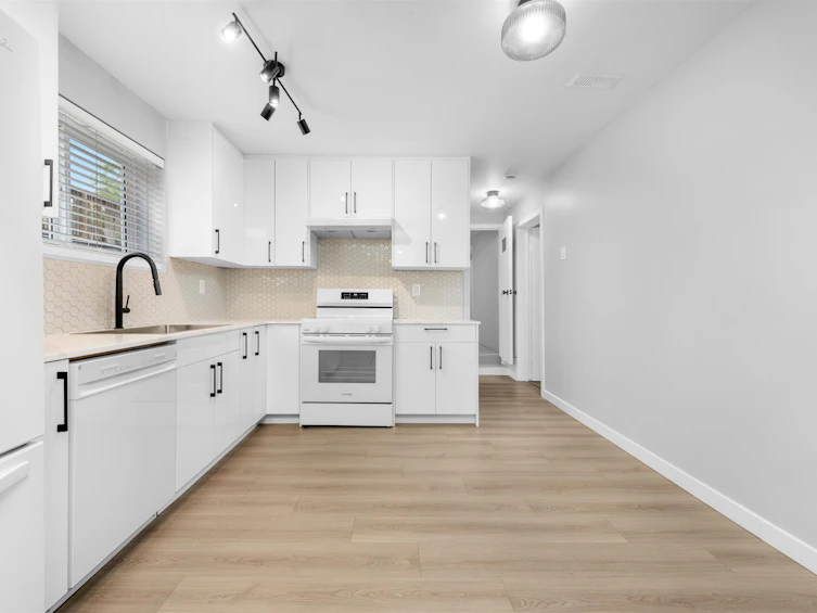 2062 E 35th Avenue, Vancouver, BC, V5P 1B9 - 19