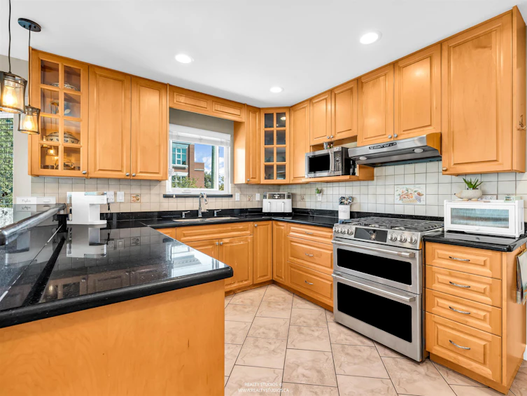 51 Gilmore Avenue, Burnaby, BC, V5C 4P4 - 16