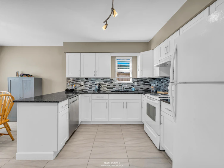 51 Gilmore Avenue, Burnaby, BC, V5C 4P4 - 23