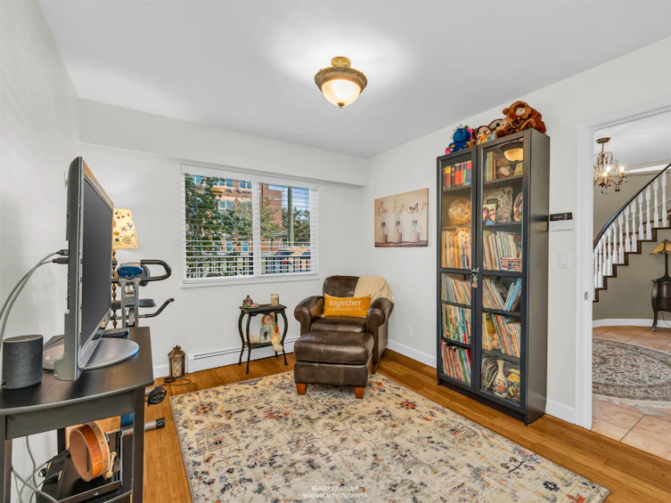 51 Gilmore Avenue, Burnaby, BC, V5C 4P4 - 30