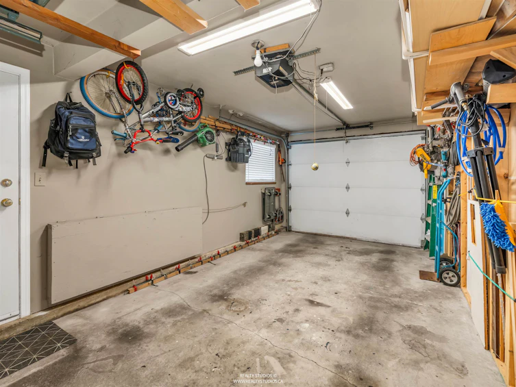 51 Gilmore Avenue, Burnaby, BC, V5C 4P4 - 33