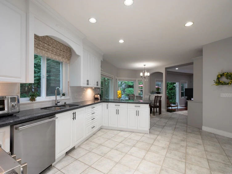 51 Wilkes Creek Drive, Port Moody, BC, V3H 4Z9 - 11
