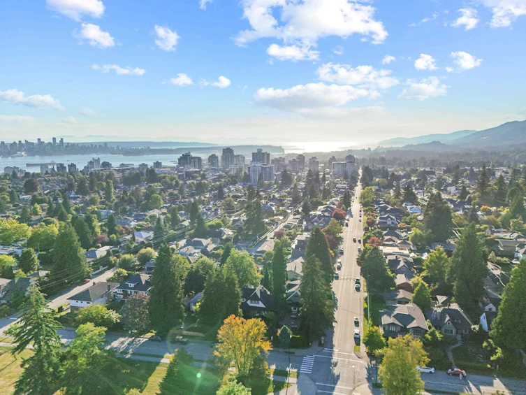 575 E 17th Street, North Vancouver, BC, V7L 2W4 - 3