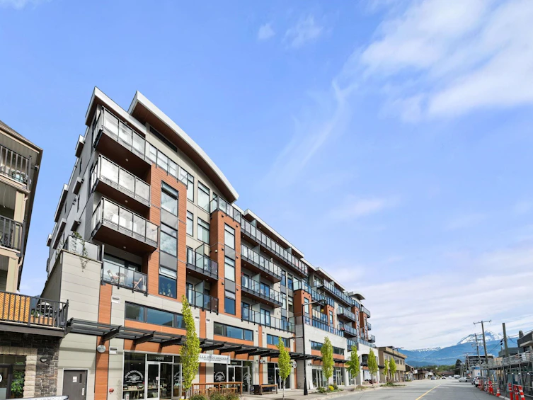 411-38033 Second Avenue, Squamish, BC, V8B 0C4 - 2