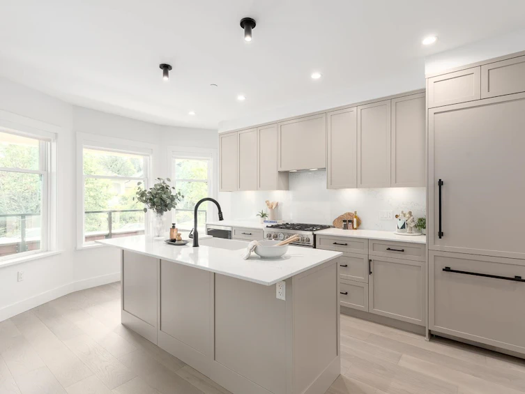 1967 Napier Street, Vancouver, BC, V5L 2N6 - 2