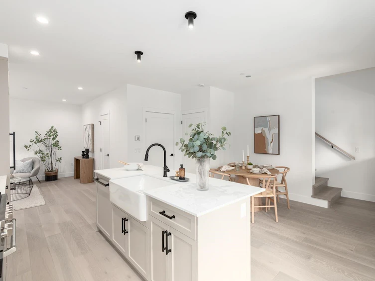 1967 Napier Street, Vancouver, BC, V5L 2N6 - 3