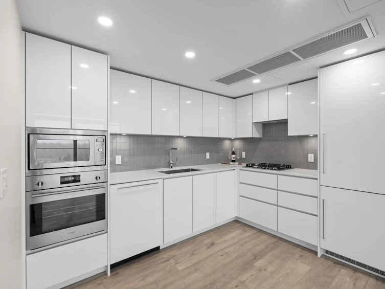 1901-10428 Whalley Boulevard, Surrey, BC, V3T 1W6 - 4