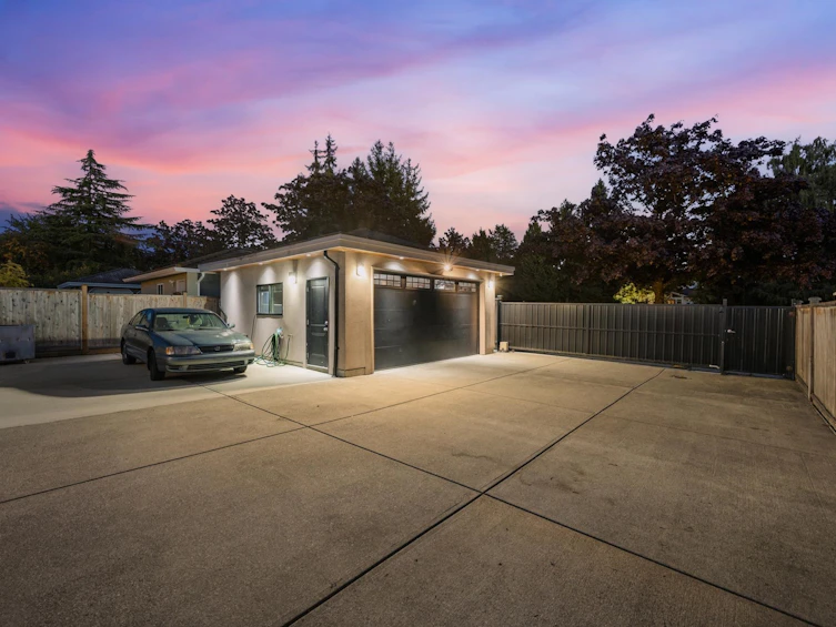 8416 13th Avenue, Burnaby, BC, V3N 2G9 - 36