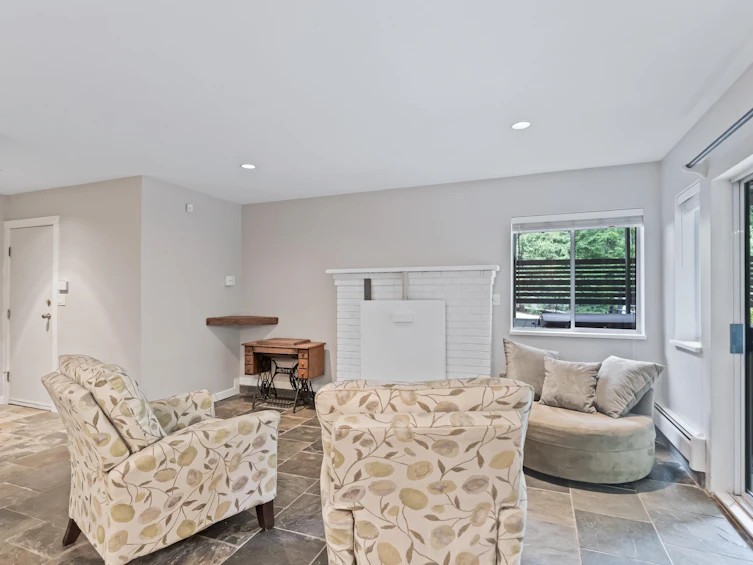 27740 Sayers Crescent, Maple Ridge, BC, V2W 1N4 - 27