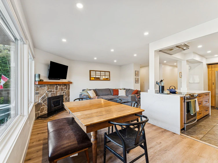 1053 Old Lillooet Road, North Vancouver, BC, V7J 3H6 - 9