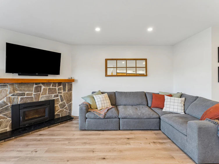 1053 Old Lillooet Road, North Vancouver, BC, V7J 3H6 - 12