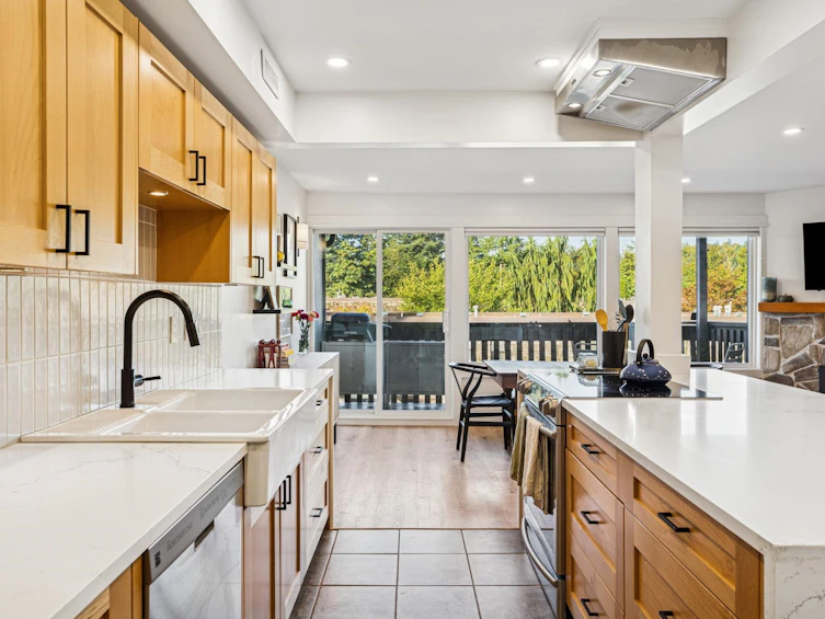 1053 Old Lillooet Road, North Vancouver, BC, V7J 3H6 - 6