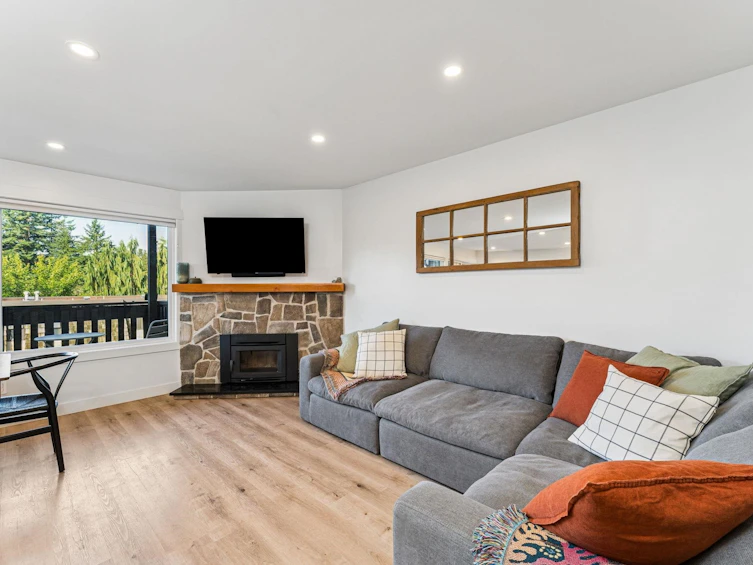 1053 Old Lillooet Road, North Vancouver, BC, V7J 3H6 - 13