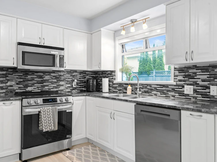 3020 Thorncliffe Drive, North Vancouver, BC, V7R 2T1 - 11