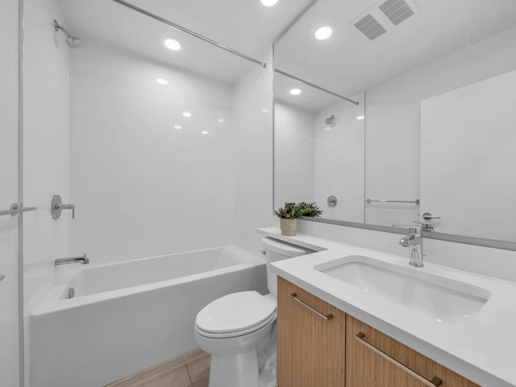 209-7588 16th Street, Burnaby, BC, V3N 0H8 - 18