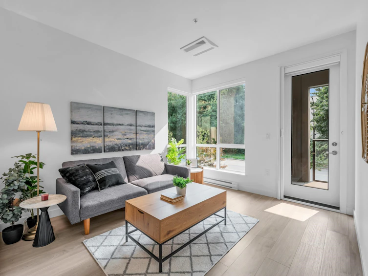 209-7588 16th Street, Burnaby, BC, V3N 0H8