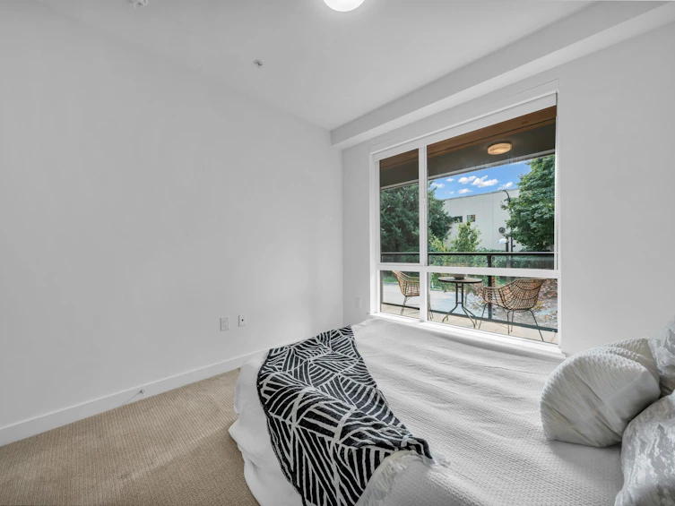 209-7588 16th Street, Burnaby, BC, V3N 0H8 - 16