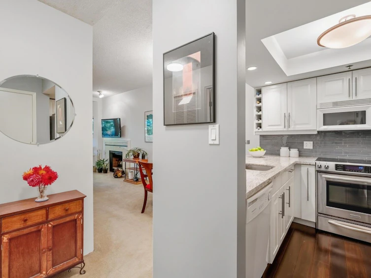 301-2256 W 7th Avenue, Vancouver, BC, V6K 1Y2 - 2