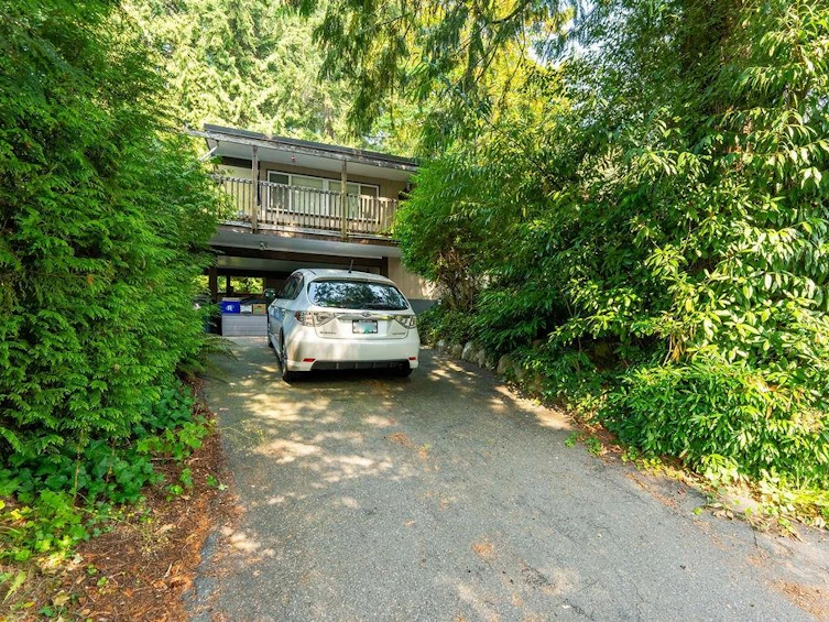 643 Plymouth Drive, North Vancouver, BC, V7H 2H5 - 2