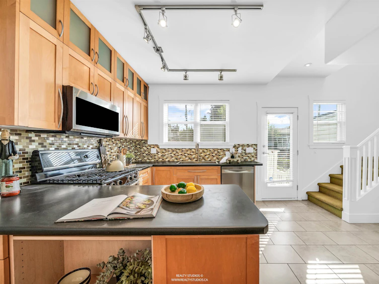 4140 Ontario Street, Vancouver, BC, V5V 3G6 - 9