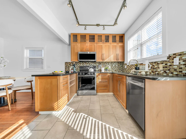 4140 Ontario Street, Vancouver, BC, V5V 3G6 - 8
