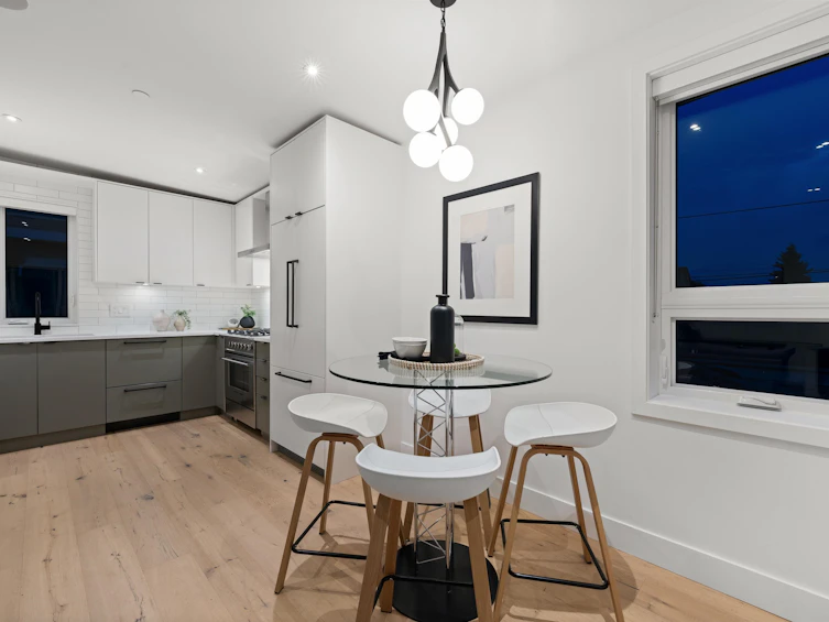 2062 E 5th Avenue, Vancouver, BC, V5N 1M4 - 11