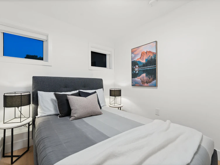 2062 E 5th Avenue, Vancouver, BC, V5N 1M4 - 24