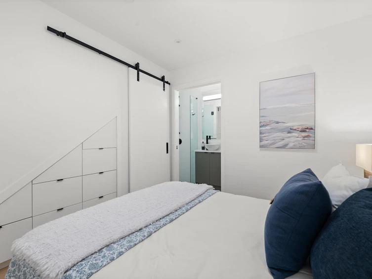 2062 E 5th Avenue, Vancouver, BC, V5N 1M4 - 20