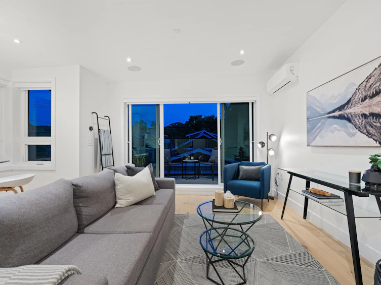 2062 E 5th Avenue, Vancouver, BC, V5N 1M4 - 6