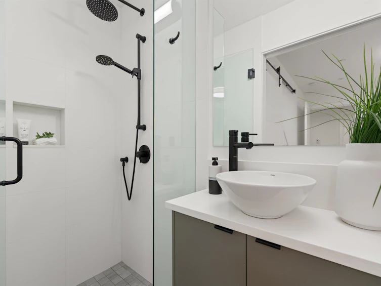 2062 E 5th Avenue, Vancouver, BC, V5N 1M4 - 23