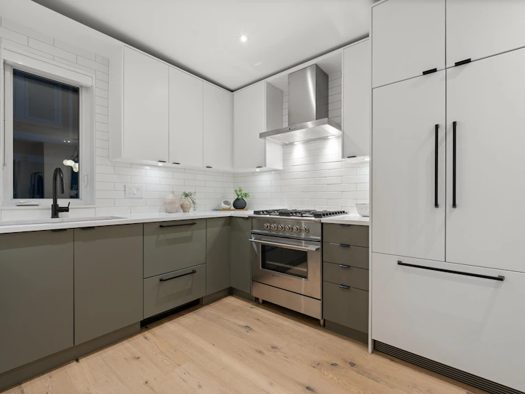 2062 E 5th Avenue, Vancouver, BC, V5N 1M4 - 13