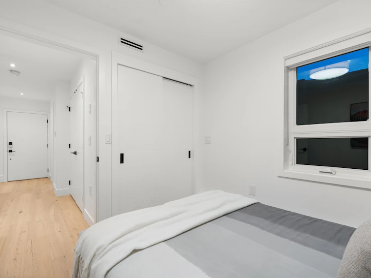 2062 E 5th Avenue, Vancouver, BC, V5N 1M4 - 25