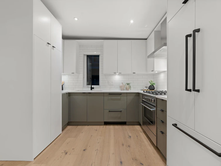2062 E 5th Avenue, Vancouver, BC, V5N 1M4 - 12
