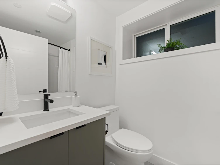 2062 E 5th Avenue, Vancouver, BC, V5N 1M4 - 26