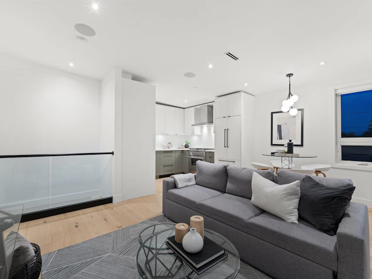 2062 E 5th Avenue, Vancouver, BC, V5N 1M4 - 8