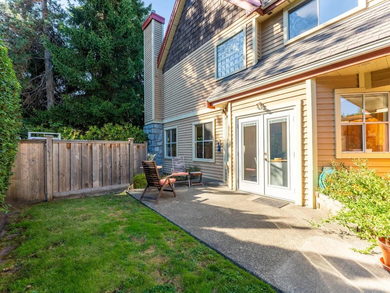 11 - 5400 Patterson Avenue, Burnaby BC V5H 2M5