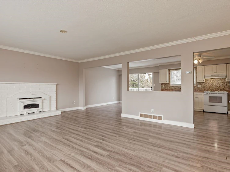 31511 Marshall Road, Abbotsford, BC, V2T 6B1 - 2