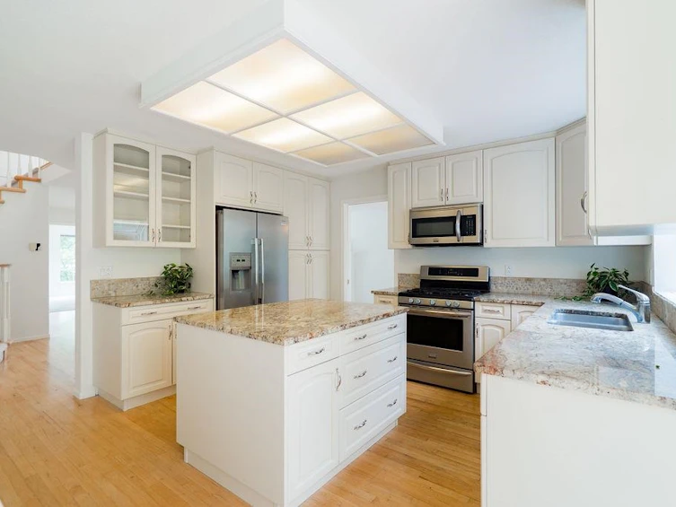 7 Cedarwood Court, Port Moody, BC, V3H 4W2 - 11