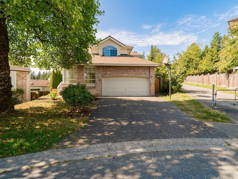 7 Cedarwood Court, Port Moody BC V3H 4W2
