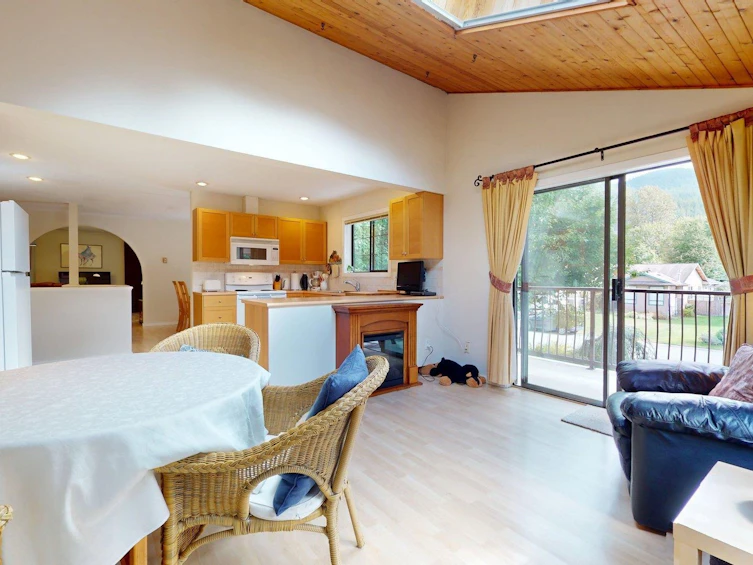 41343 Kingswood Road, Squamish, BC, V0N 1H0 - 14