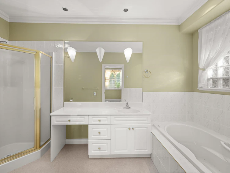 21061 44a Avenue, Langley, BC, V3A 8P9 - 21