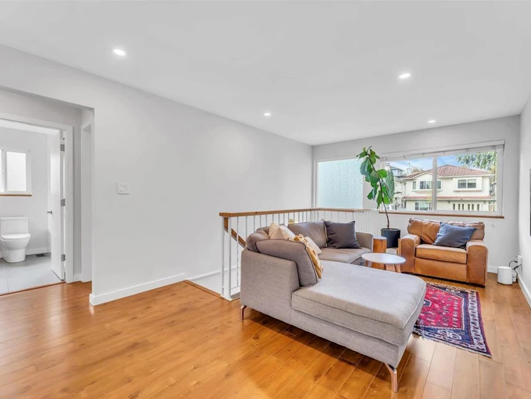 2942 E Georgia Street, Vancouver, BC, V5K 2K6 - 4