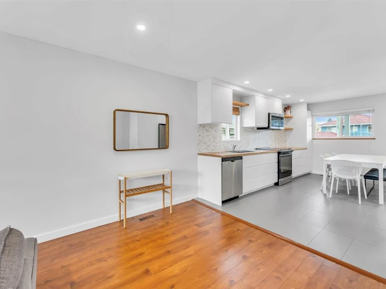 2942 E Georgia Street, Vancouver, BC, V5K 2K6 - 7