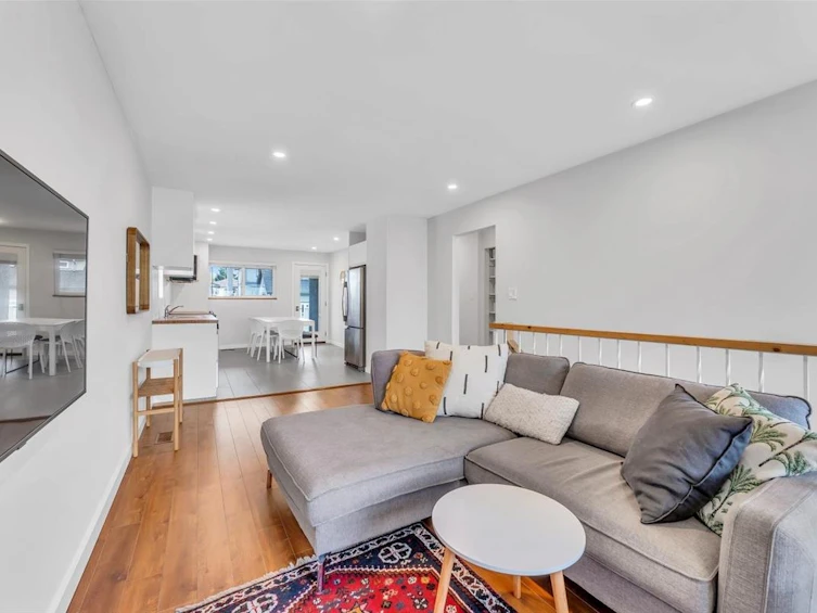 2942 E Georgia Street, Vancouver, BC, V5K 2K6 - 5