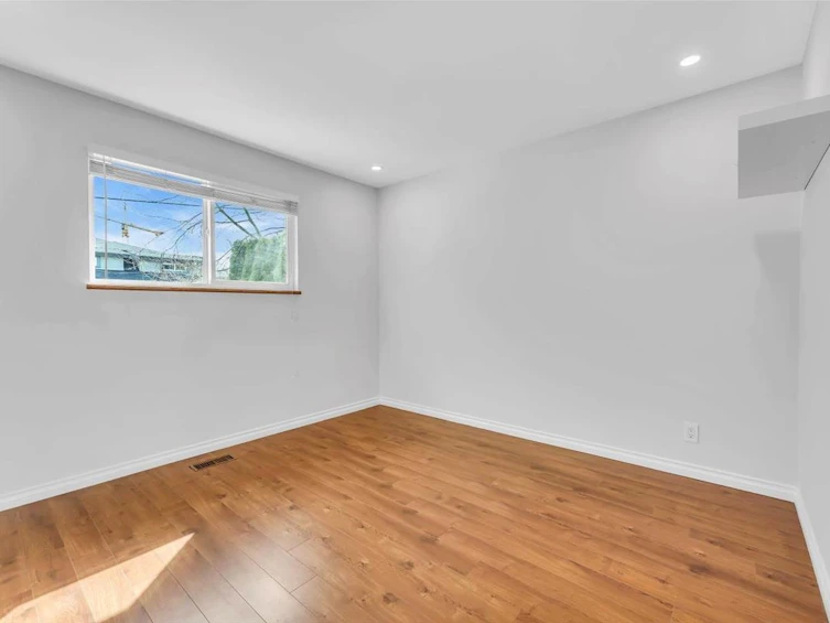 2942 E Georgia Street, Vancouver, BC, V5K 2K6 - 14